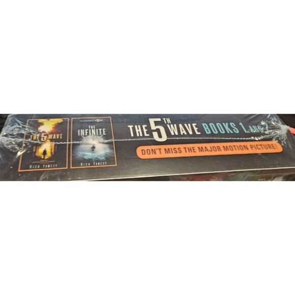 The 5th Wave Books 1 and 2 Rick Yancey Box Set SEALED NY Times Bestseller - Picture 4 of 6